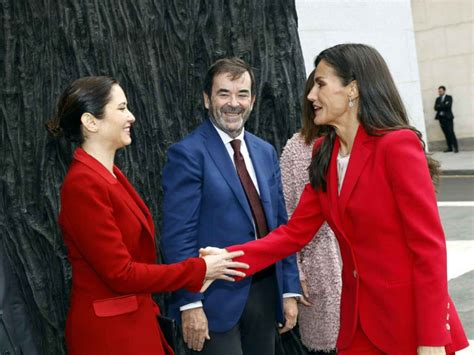 La coincidencia de estilo de Letizia e Isabel Díaz Ayuso en los Premios