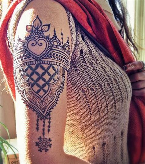 Tatouage henné les 20 plus beaux modèles vus sur internet