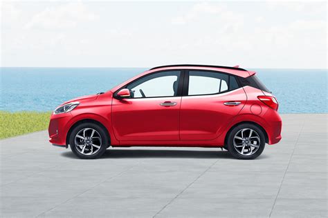 hyundai grand  nios  road price   delhi  offers images