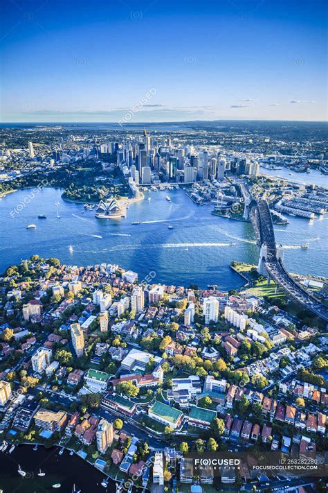 Aerial view of Sydney opera house and bridge in Sydney, Australia ...