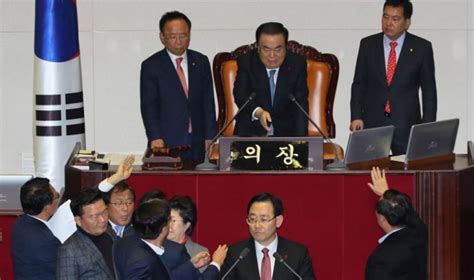 선거법 국회 본회의 상정···한국당 필리버스터 첫주자 주호영 뉴스웨이