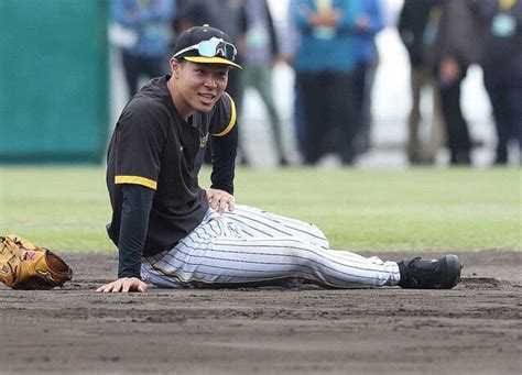 阪神・佐藤輝 秋季キャンプ合流初日からフラフラ 体力不足露呈も「しっかり完走できるように」 ライブドアニュース