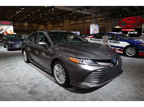 2020 Toyota Camry Hybrid: 86 Exterior Photos | U.S. News