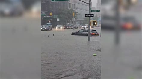 Fuertes Lluvias Provocan Graves Inundaciones En La Cuidad De Nueva York