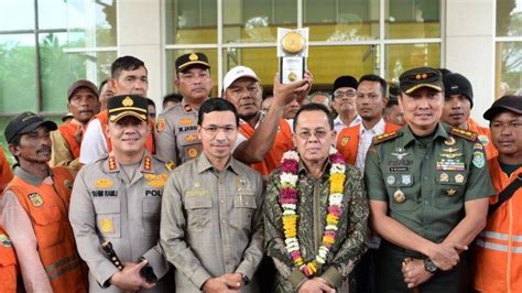 Banda Aceh Raih Piala Adipura Ketua Dprk Sebut Pasukan Orange