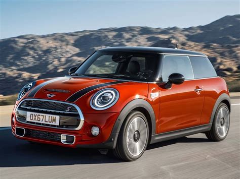 Mini Reveals Updated 2019 Hardtop And Convertible Ahead Of Detroit Carbuzz