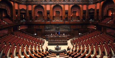 Parlamento Italiano Camera E Senato Cittadinanza E Costituzione