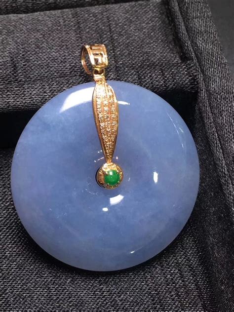 Bright Jadeites Palace Jewelry昕玉軒老翠祥®梵宸銘鈺 昕玉軒老翠祥梵宸銘鈺 天然翡翠a货紫罗兰紫色平安扣平安福