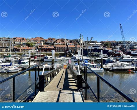 Whitby Harbour editorial photography. Image of harbours - 275748922