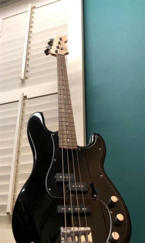 Fender Squire Pj Bass Guitar Affinity Series Hobbies And Toys Music And Media Musical Instruments