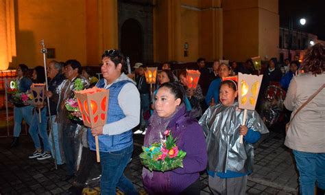 Inicia la procesión de La Noche de Los Faroles