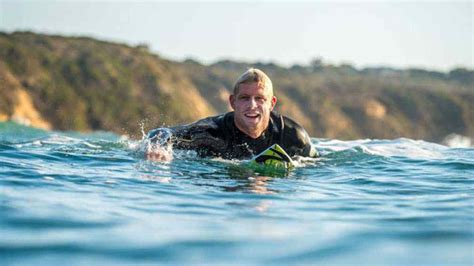 Video surfista campeón del mundo fue atacado por un tiburón La Voz