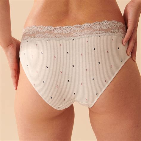 Buy La Vie En Rose White Cotton And Lace Band Bikini Panty Online