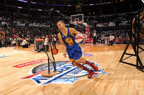 Baloncesto NBA FIVE Stephen Curry ganó el concurso de habilidades