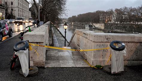 Banchine Del Fiume Tevere Chiuse Per Il Maltempo A Roma La Protezione