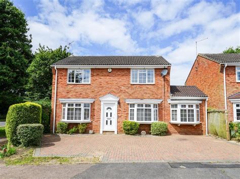 4 Bed Detached House For Sale In Eriboll Close Leighton Buzzard Lu7 £