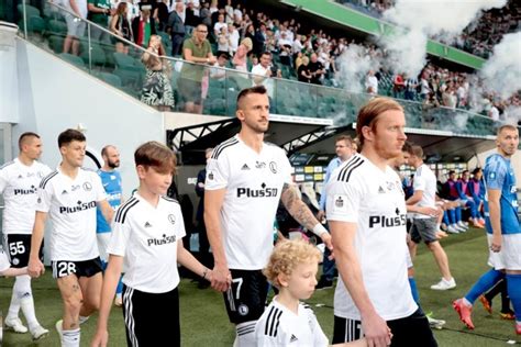 Legia i Lech walczą o Ligę Konferencji To byłaby duża porażka