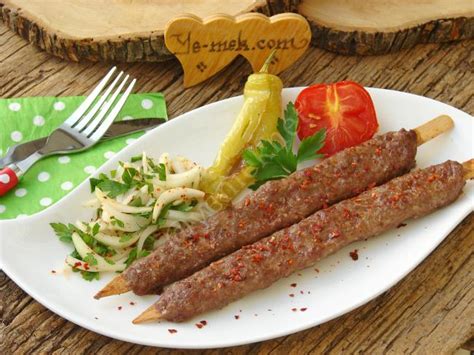 Ev Usulü Acılı Adana Kebap Tarifi Nasıl Yapılır Resimli Yemek