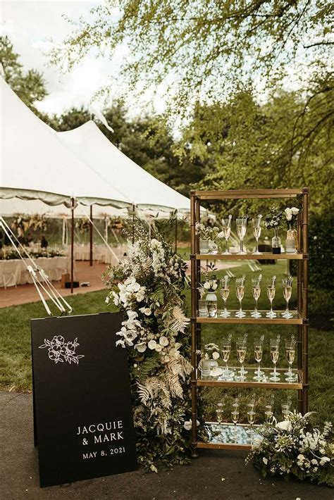 26 Totally Chic Wedding Welcome Sign Ideas