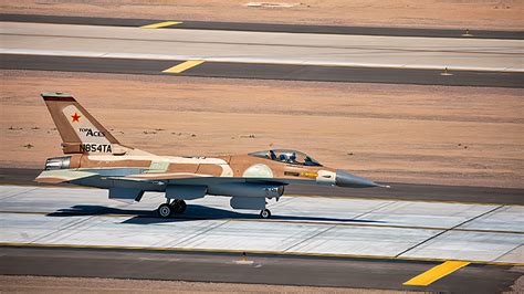 Top Aces Debuts First Privately Owned F-16 Fighter Jet, Puts on a Show ...