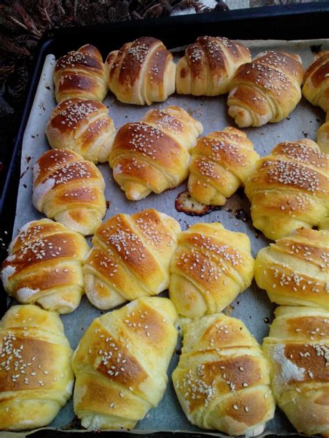 Kroasani Sa Sirom Mesimo Zajedno Ricetta