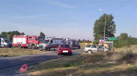 Wypadek W Gozdku Dwie Osoby Poszkodowane Wiadomo Ci Lokalne Konin