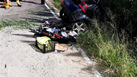 Sucesos Muere un hombre al salirse de vía y caer con su coche por una