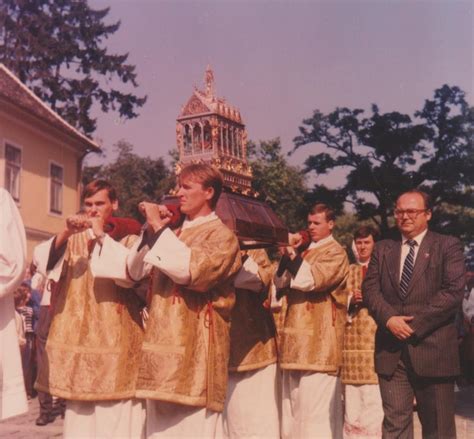 A Szent Jobb Győrben 1988 ban Régi Győr