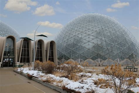 A warm oasis: Milwaukee's Domes recreate ecosystems from around the ...