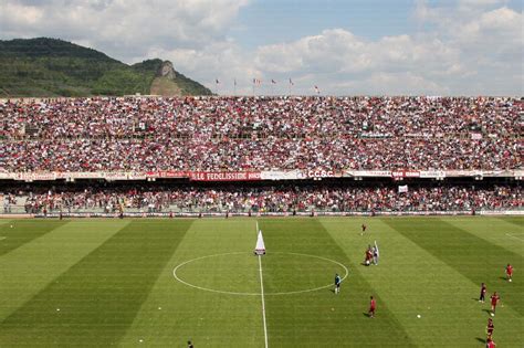 Tra Storia Sport E Musica Lo Stadio Arechi Itsalerno