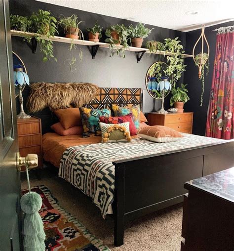 A Complete Guide To Makes Bohemian Bedroom With Plants – DECOOMO