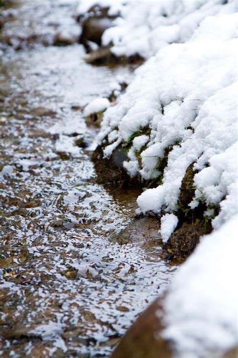 雪解けの小川の無料の写真素材 Id1375｜フリー素材 ぱくたそ