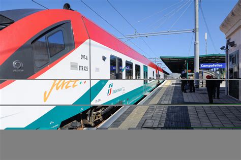 I Biglietti Sui Treni Regionali Giro Di Vite Antievasione Live Sicilia