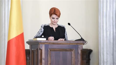 Gafe la ceremonia de la Cotroceni Olguța Vasilescu a uitat să