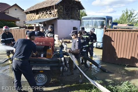 Pompierii militari au intervenit în 35 de localități din 15 județe