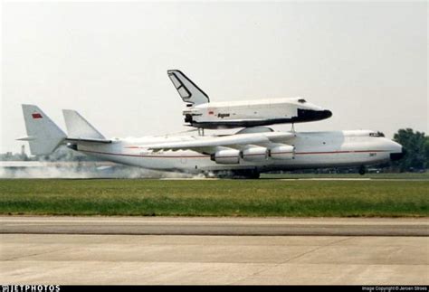 Gargantua Le Plus Gros Avion Du Monde Antonov An Mriya