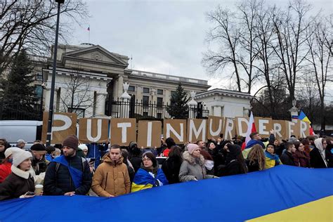 Druga Rocznica Ataku Rosji Na Ukrain Protest Pod Ambasad Rosji W