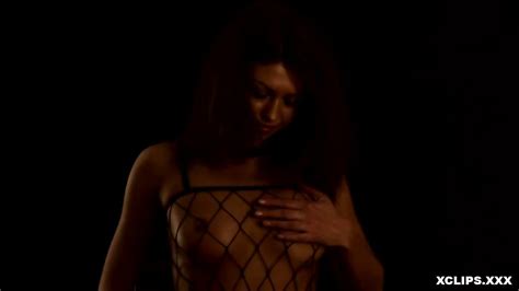 Flithy But Classy Babe Fingering Herself