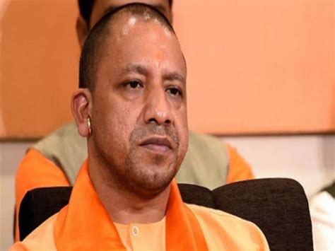 Up Cm Yogi Adityanath Remembers Father Mother And Sister In Podcast मैं