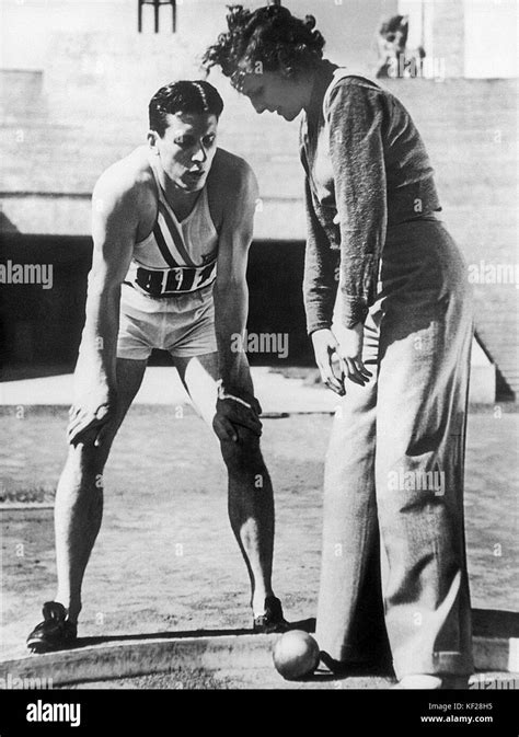 Glenn Morris And Leni Riefenstahl 1936 Stock Photo Alamy