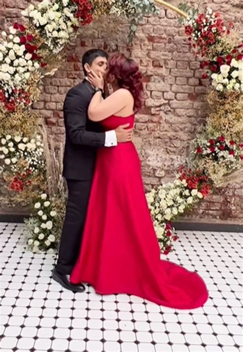 Aamir Khan S Daughter Ira Khan And Nupur Shikhare Do Their First Dance