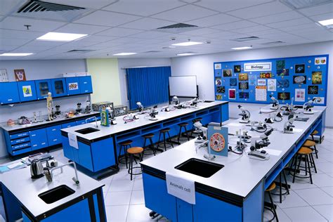 Science Laboratories Jeddah Knowledge International School مدرسة