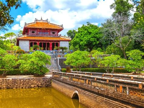 Minh Mang Tomb: Artistic Ideological Values in Hue City