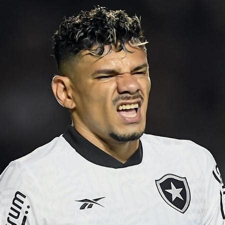 Tiquinho Soares Vive Maior Jejum Desde Chegada Ao Botafogo