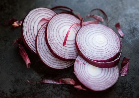 How To Cut Purple Onion - Recipes.net