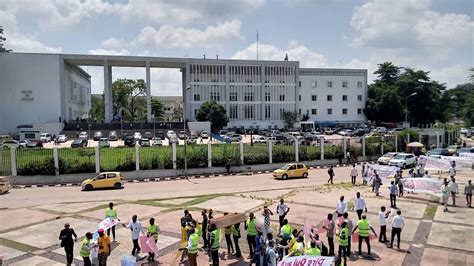 Kinshasa Les Partisans De Atou Matoubuana Et Un Groupe Des Jeunes Du