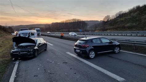 Nach Unfall Auf A Autobahn Bei Wenden Lange Gesperrt