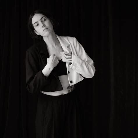 Album Review EMMA RUTH RUNDLE THOU May Our Chambers Be Full