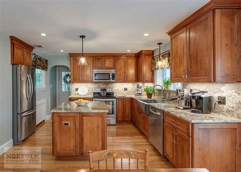 River White Granite With Maple Cabinets Cabinets Matttroy