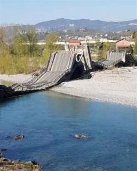 Crollo Del Ponte Di Albiano Magra Il Sottosegretario Traversi In